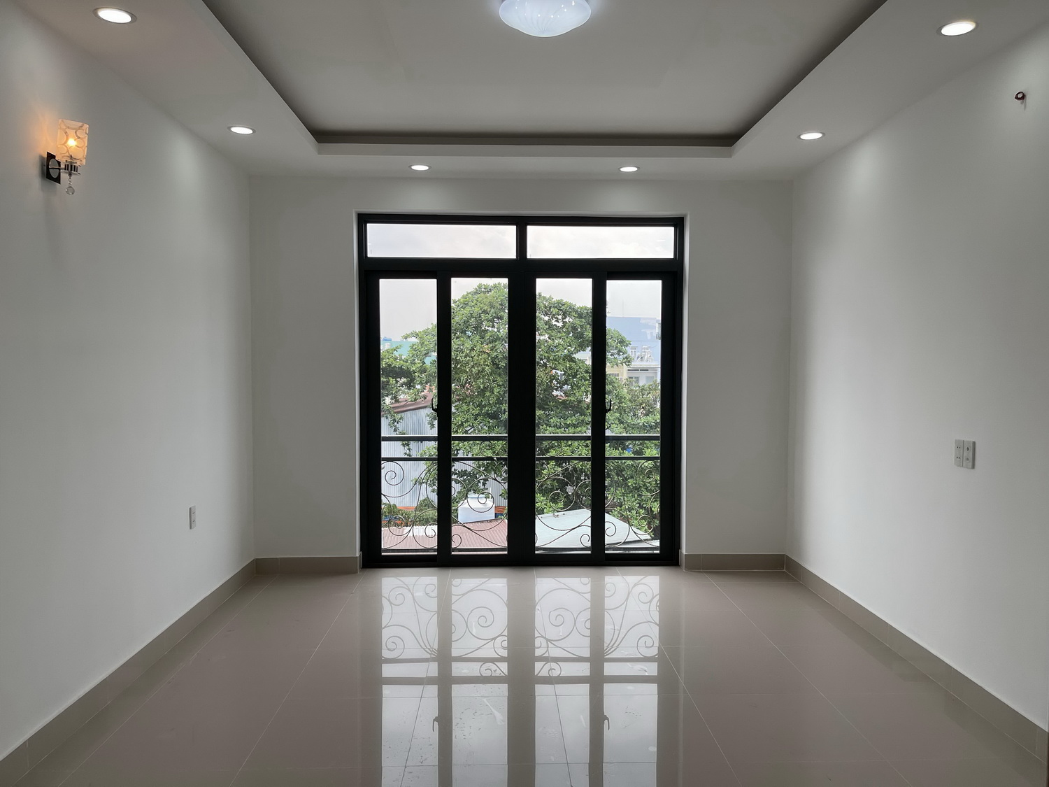 Bán nhà Nguyễn Văn Nghi, Quận Gò Vấp, Tuyệt phẩm 4 lầu thiết kế Cổ Điển tuyệt đẹp, khu dân trí cao
